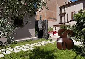 ***  Hotel De Rome Italy