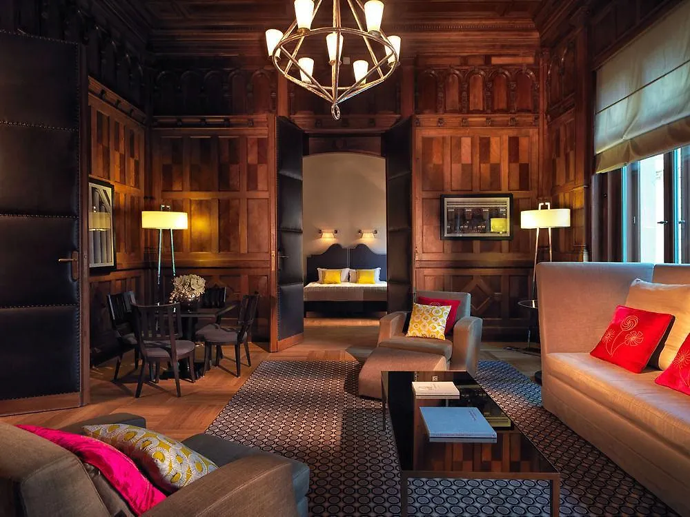 Hotel De Rom 3*,